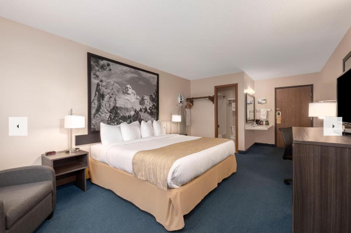 Super 8 By Wyndham Sturgis Hotel Eksteriør billede