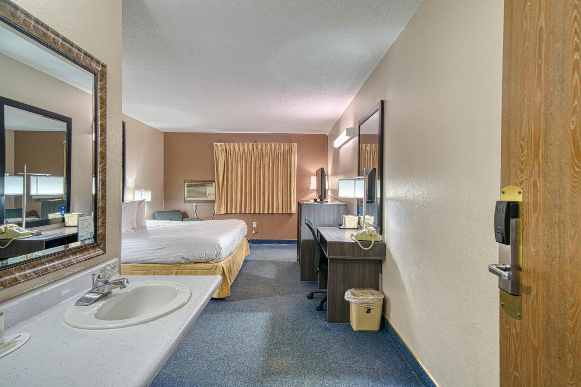 Super 8 By Wyndham Sturgis Hotel Eksteriør billede
